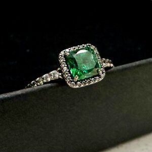 Pandora Green Gemstone with Halo Timeless Elegance Ring sz 5